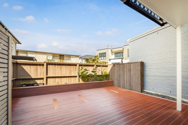 Photo of property in 28d Ian Morrison Road, Hobsonville, Auckland, 0616