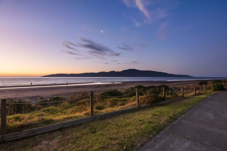 Photo of property in 88 Marine Parade, Paraparaumu Beach, Paraparaumu, 5032