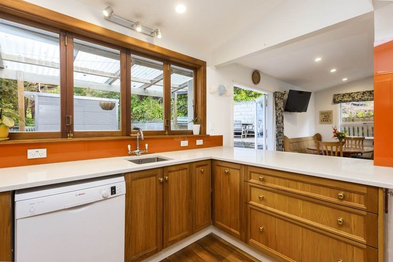 Photo of property in 54 Chatsworth Road, Silverstream, Upper Hutt, 5019