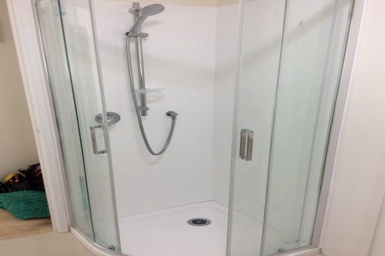 Photo of property in 17 Sapphire Place, Bayview, Auckland, 0629