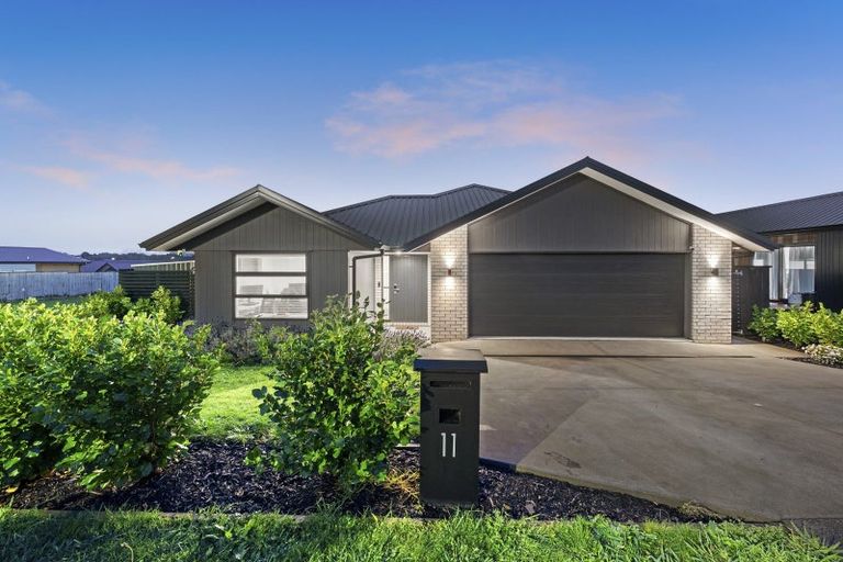 Photo of property in 11 Te Rata Boulevard, Karaka, 2124