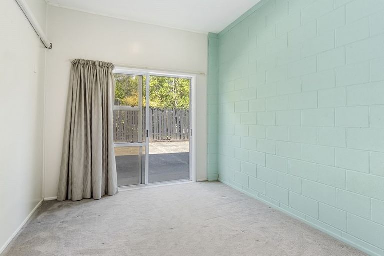 Photo of property in 2/20 Flavia Close, Torbay, Auckland, 0630