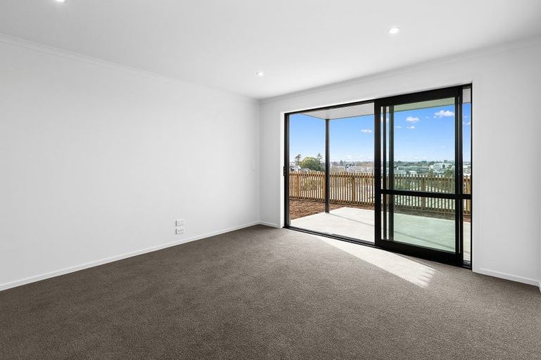 Photo of property in 2/12 Ruakiwi Road, Hamilton Lake, Hamilton, 3204
