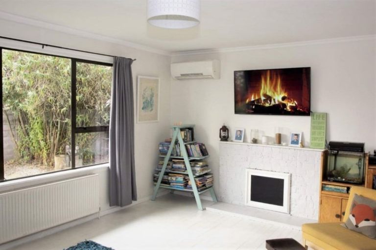 Photo of property in 1a Elm Drive, Rangiora, 7400