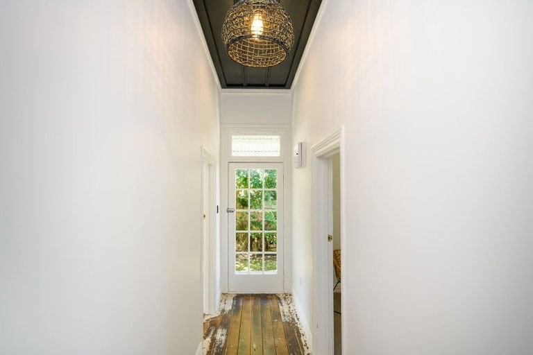 Photo of property in 31 Dunk Place, Milson, Palmerston North, 4414