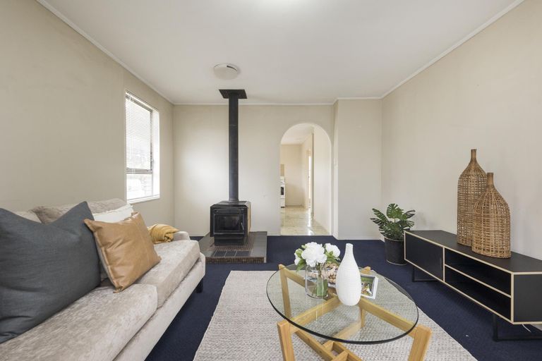 Photo of property in 12 Escort Grove, Awapuni, Palmerston North, 4412