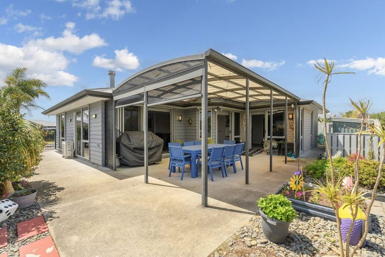 Photo of property in 60 Butterworth Crescent, Papamoa Beach, Papamoa, 3118