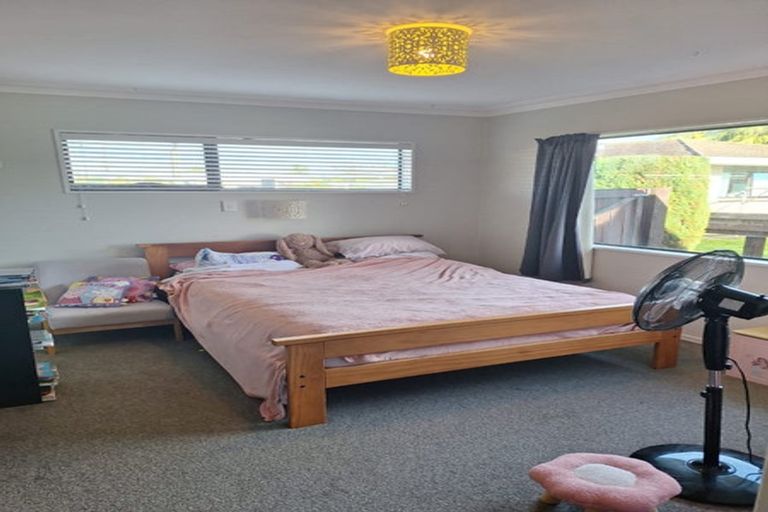 Photo of property in 2/12 Pemberton Crescent, Greerton, Tauranga, 3112