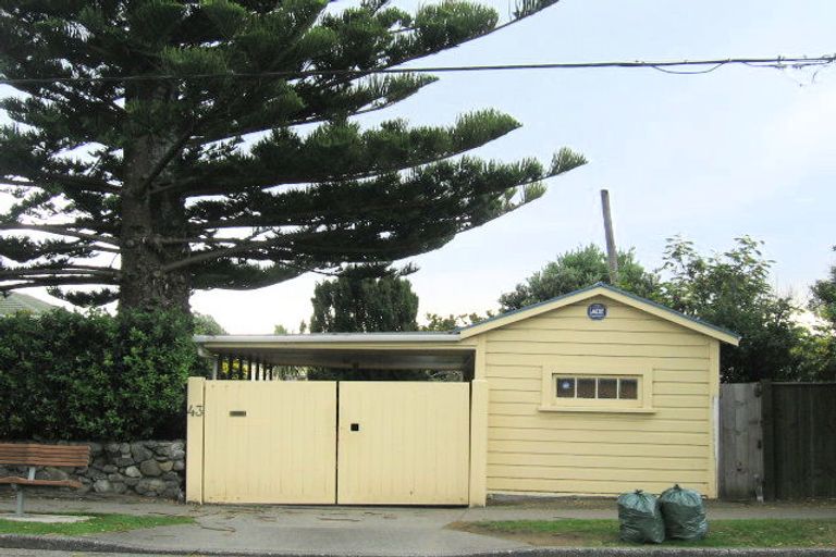 Photo of property in 43 Manly Street, Paraparaumu Beach, Paraparaumu, 5032