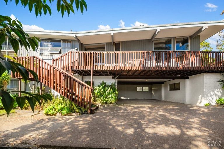 Photo of property in 3 Kathleen Street, Totara Vale, Auckland, 0627