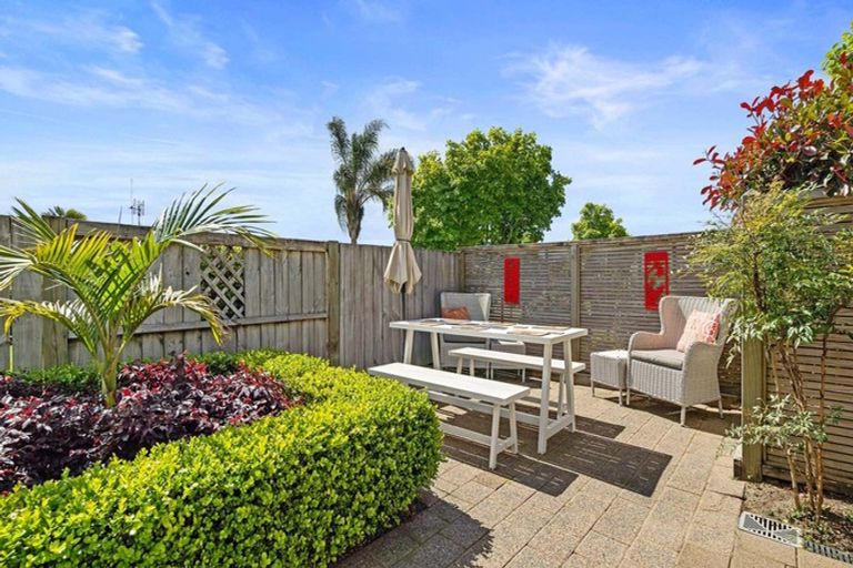 Photo of property in 16 Hidcote Place, Bethlehem, Tauranga, 3110