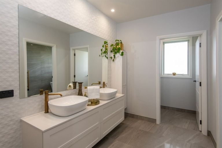 Photo of property in 19 Mike Smith Drive, Cambridge, 3434