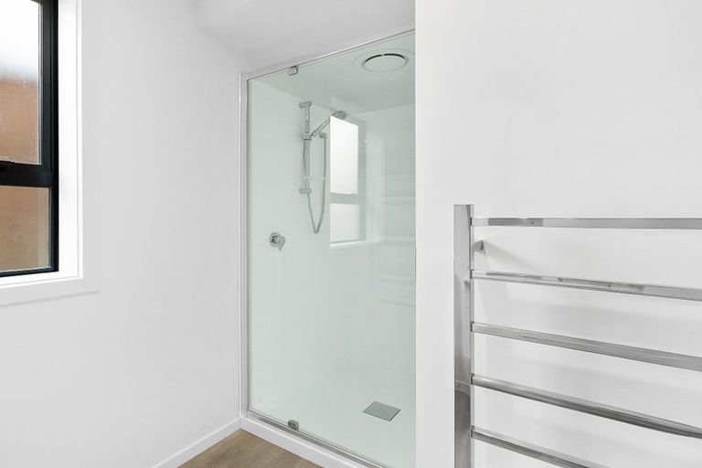 Photo of property in 2/12 Ruakiwi Road, Hamilton Lake, Hamilton, 3204