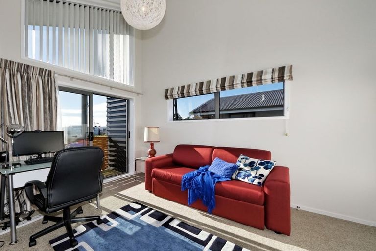 Photo of property in 14 Teal Way, Hobsonville, Auckland, 0616