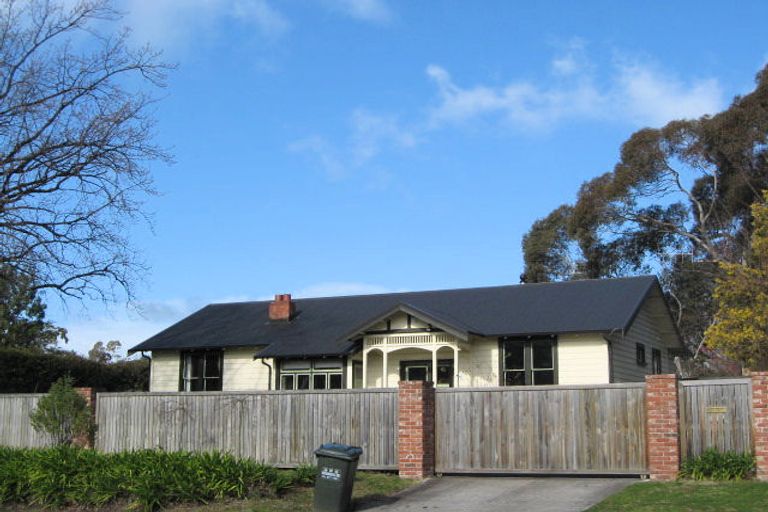 Photo of property in 35 Iona Road, Havelock North, 4130