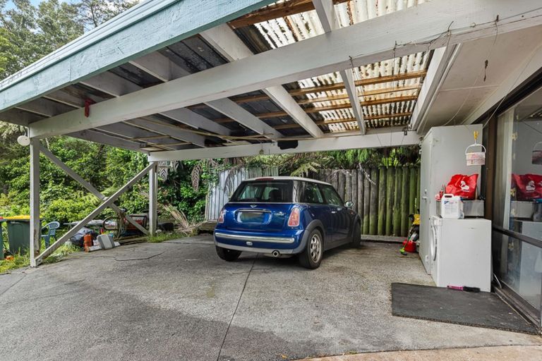 Photo of property in 19 Tainui Road, Titirangi, Auckland, 0604