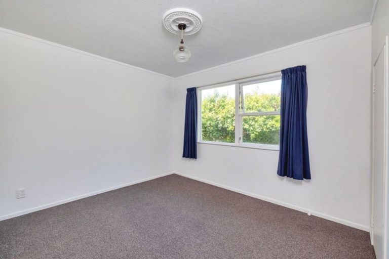 Photo of property in 49 Fairclough Road, Beach Haven, Auckland, 0626