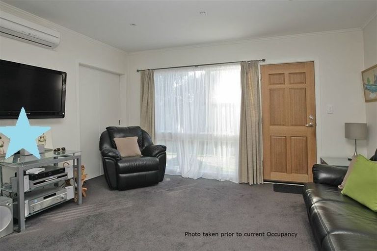 Photo of property in 102u1 Endeavour Street, Lyall Bay, Wellington, 6022