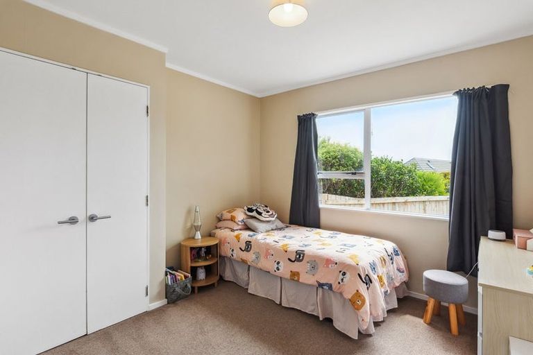 Photo of property in 73 Langdale Avenue, Paraparaumu, 5032