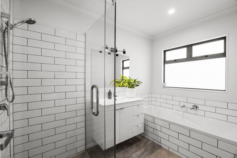 Photo of property in 9 Forbury Way, Taradale, Napier, 4112