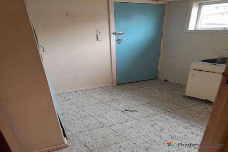 Photo of property in 7 Hallberry Road, Mangere East, Auckland, 2024