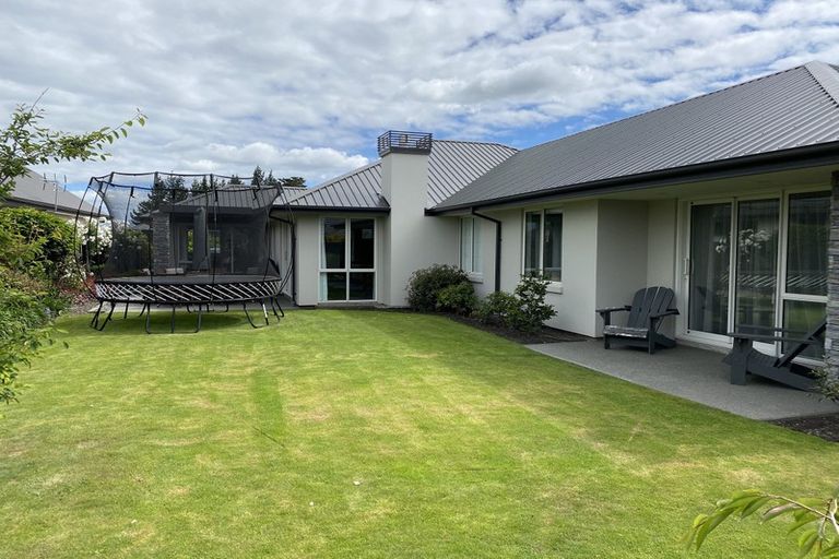 Photo of property in 52 Huntingdon Drive, Rangiora, 7400
