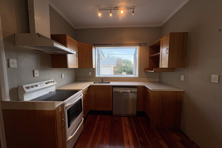 Photo of property in 17 Howard Road, Taradale, Napier, 4112