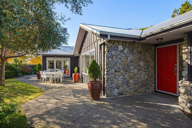 Photo of property in 8 River Glade, Waikanae, 5036