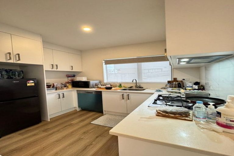 Photo of property in 9b Poruru Close, Papakura, 2110