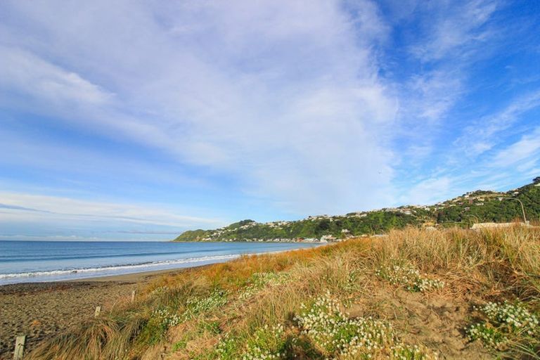 Photo of property in 30f4 Lyall Parade, Lyall Bay, Wellington, 6022