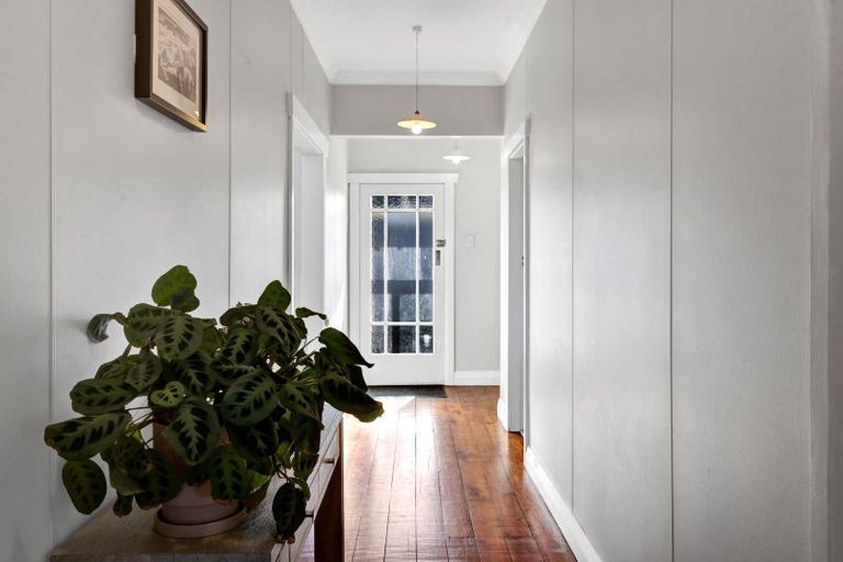 Photo of property in 45 Vogel Street, Hawera, 4610