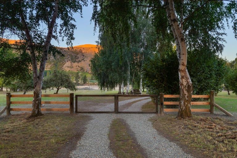 Photo of property in 351 Morven Ferry Road, Arrow Junction, 9371