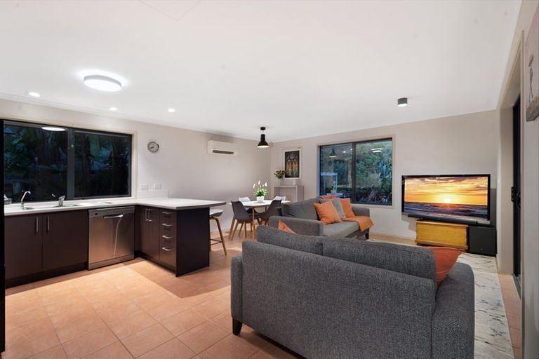 Photo of property in 32 Te Kauri Place, Helensville, 0800