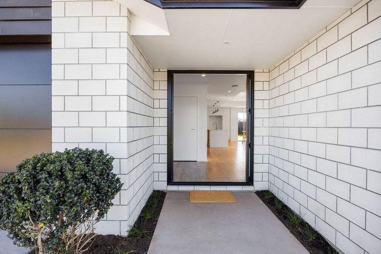 Photo of property in 12 Lewis Way, Cambridge, 3434