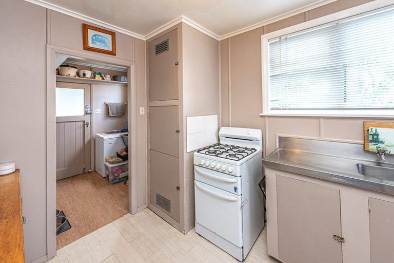 Photo of property in 51 Kowhai Street, Castlecliff, Whanganui, 4501