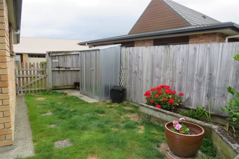 Photo of property in Rangeview Villas, 69/9 Fuller Close, Levin, 5510