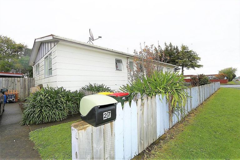 Photo of property in 27 Kamahi Avenue, Hawera, 4610