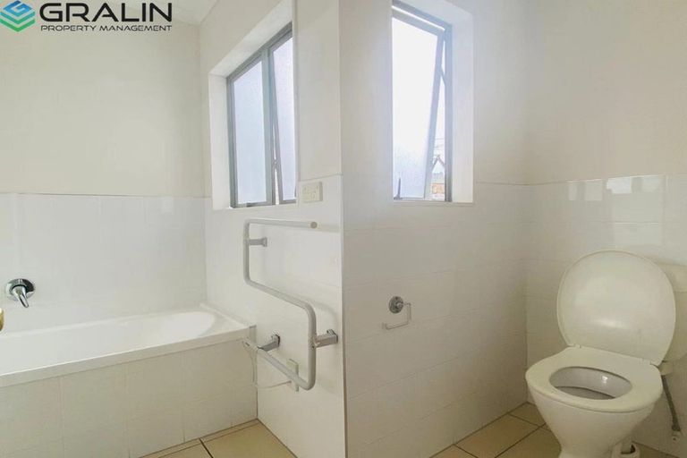 Photo of property in 15 Nikau Street, New Lynn, Auckland, 0600