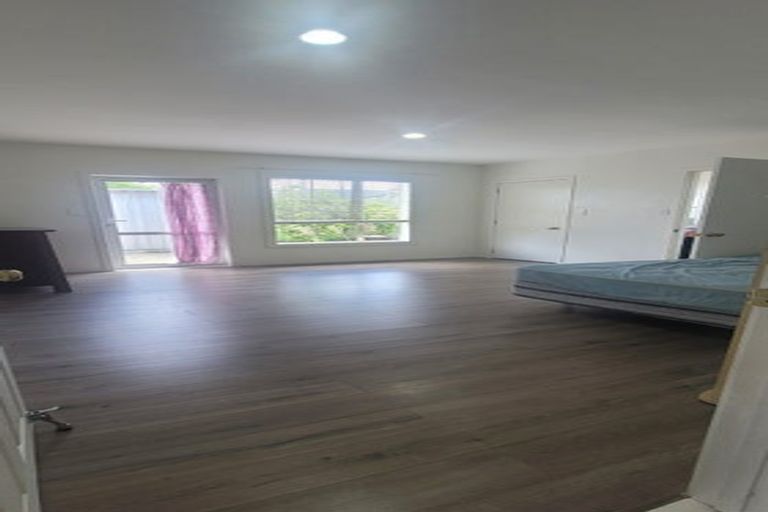 Photo of property in 32 Middlefield Drive, East Tamaki Heights, Auckland, 2016