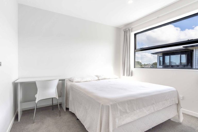 Photo of property in 9 Caldera Drive, Long Bay, Auckland, 0630