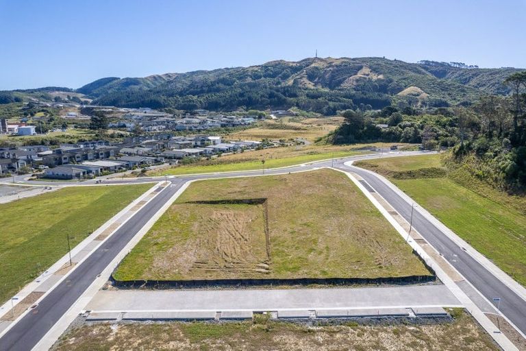 Photo of property in 9 Upper Main Drive, Kenepuru, 5022