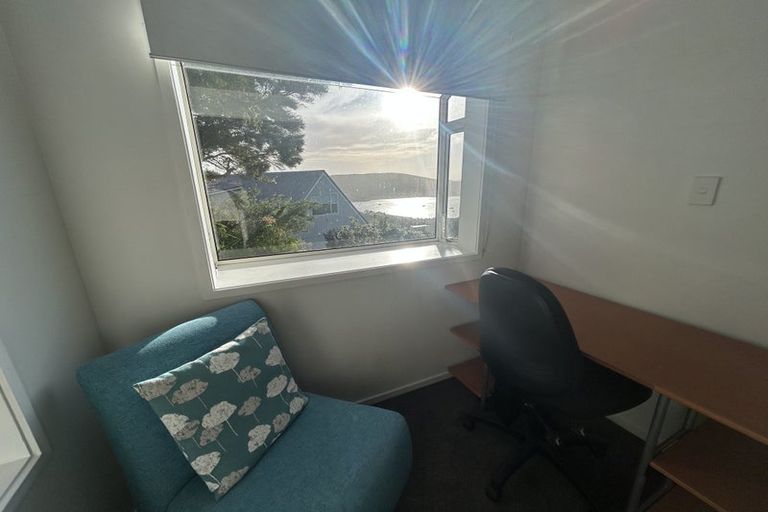 Photo of property in 14b Kahu Road, Paremata, Porirua, 5024