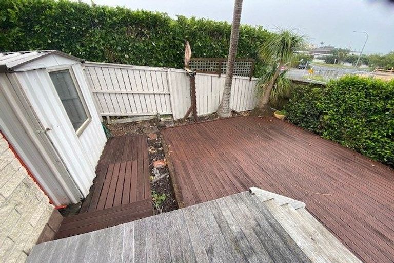 Photo of property in 1/7 Endymion Place, Half Moon Bay, Auckland, 2012