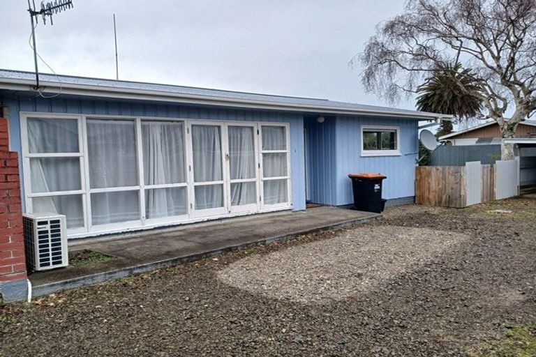 Photo of property in 2/104 Cook Street, West End, Palmerston North, 4410