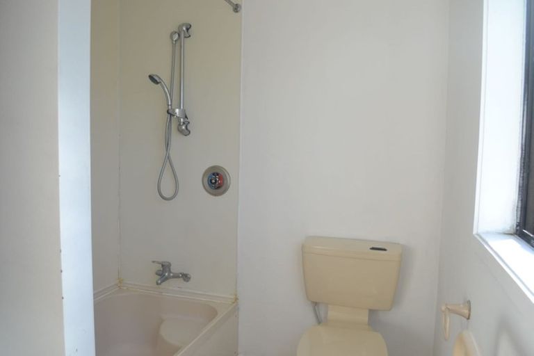 Photo of property in 52f1 Guadeloupe Crescent, Grenada Village, Wellington, 6037