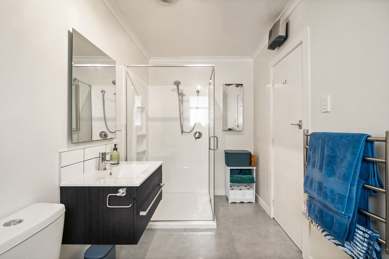 Photo of property in 141 Easther Crescent, Kew, Dunedin, 9012