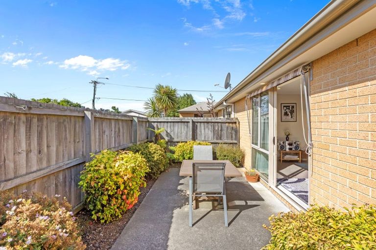 Photo of property in 2/160 Breezes Road, Aranui, Christchurch, 8061