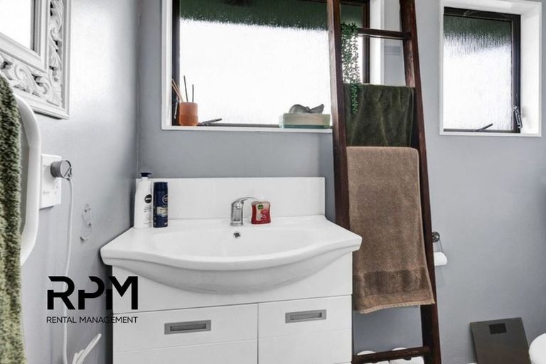 Photo of property in 3 Kaimata Street, Brooklands, New Plymouth, 4310