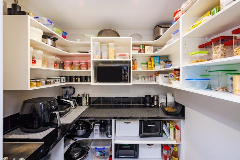 Photo of property in 12 Ivy Lane, Kelvin Grove, Palmerston North, 4414