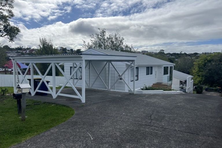 Photo of property in 1/54 Trias Road, Totara Vale, Auckland, 0629